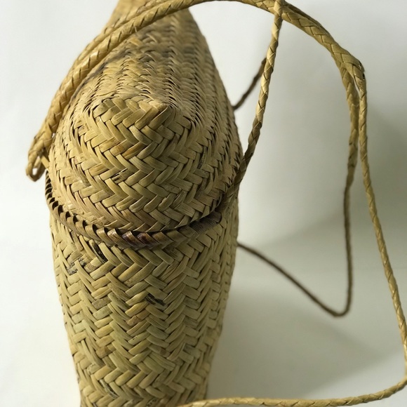 Wicker Rattan Backpack - Picture 3 of 7
